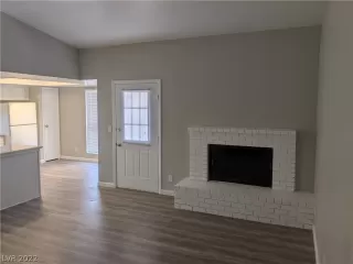 Photo #6: 2387260 Listing