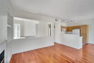 Photo #6: 2387295 Listing 