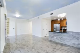 Photo #3: 2387297 Listing