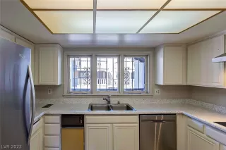 Photo #1: 2387299 Listing 