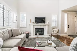 Photo #3: 2387313 Listing