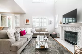 Photo #4: 2387313 Listing