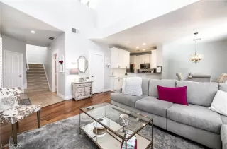 Photo #6: 2387313 Listing