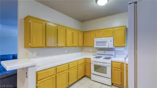 Photo #4: 2387321 Listing