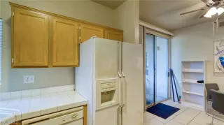 Photo #6: 2387321 Listing