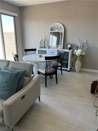 Photo #6: 2387330 Listing