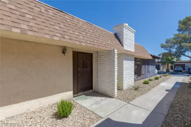 MLS: 2387366 Condo For Sale