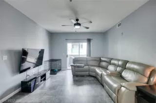 Photo #3: 2387385 Listing