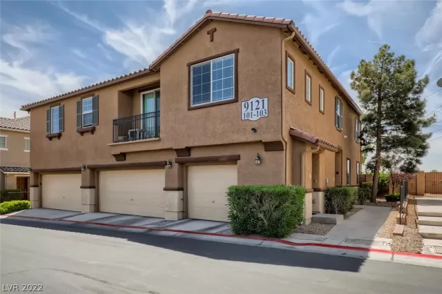 MLS: 2387394 Condo For Sale