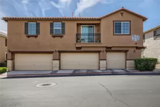 Photo #1: 2387394 Listing