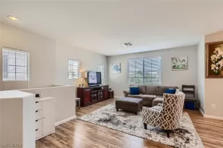 Photo #3: 2387394 Listing