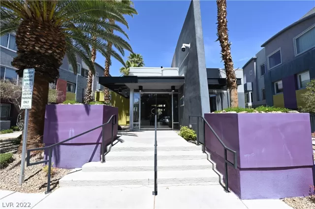 MLS: 2387413 Condo For Sale