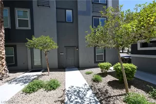 Photo #2: 2387413 Listing