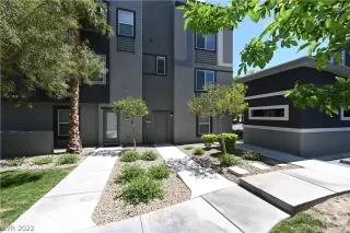 Photo #3: 2387413 Listing