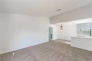 Photo #2: 2387425 Listing 