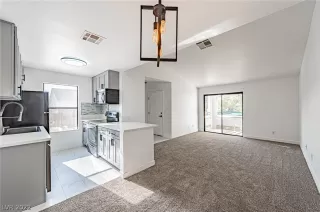 Photo #4: 2387425 Listing 