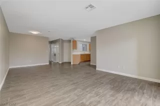 Photo #4: 2387436 Listing 