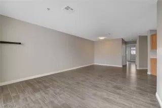 Photo #5: 2387436 Listing 