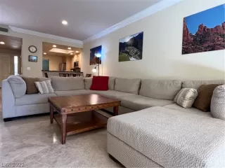 Photo #2: 2387439 Listing