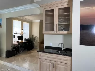 Photo #3: 2387439 Listing