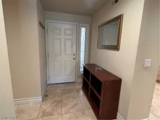 Photo #4: 2387439 Listing