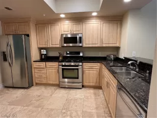 Photo #5: 2387439 Listing