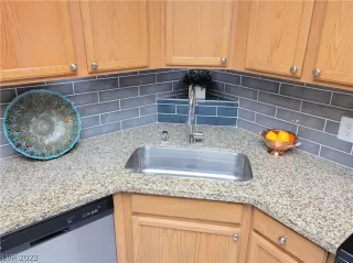 Photo #1: 2387445 Listing