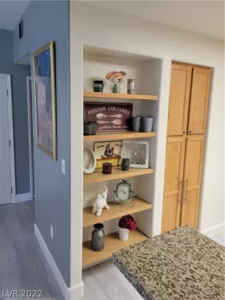 Photo #4: 2387445 Listing