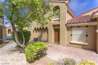 Photo #2: 2387459 Listing