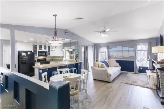 Photo #6: 2387459 Listing