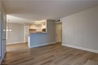 Photo #4: 2387466 Listing 