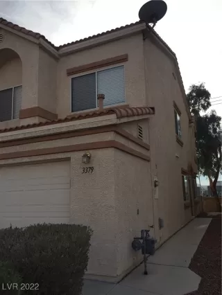 Photo #3: 2387497 Listing