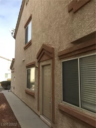 Photo #5: 2387497 Listing