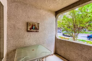 Photo #4: 2387504 Listing