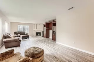 Photo #6: 2387504 Listing