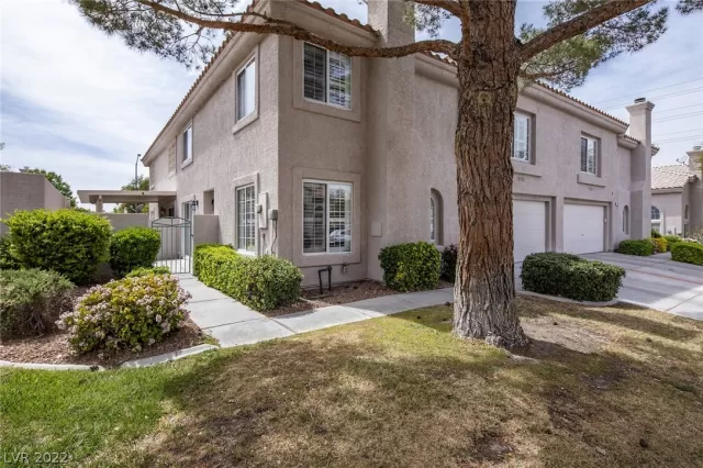 MLS: 2387521 Condo For Sale