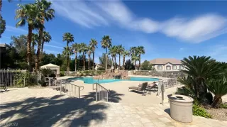 Photo #2: 2387540 Listing