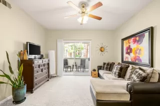 Photo #4: 2387540 Listing