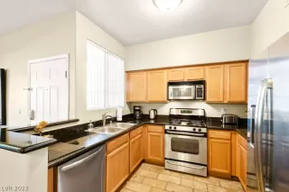 Photo #5: 2387540 Listing