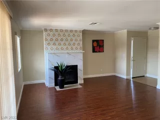 Photo #4: 2387557 Listing 