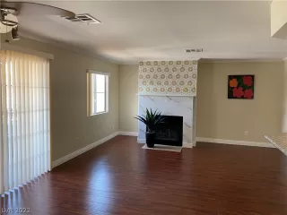 Photo #5: 2387557 Listing 