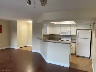 Photo #6: 2387557 Listing 