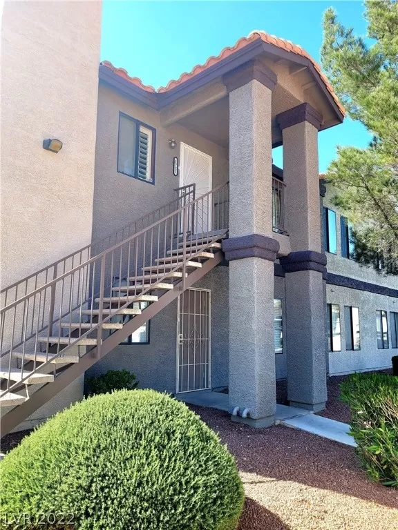 MLS: 2387561 Condo For Sale