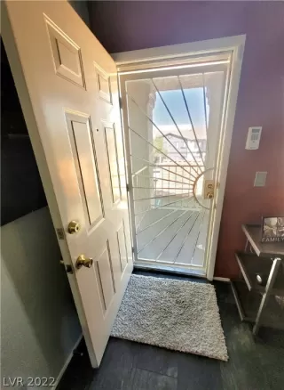 Photo #4: 2387561 Listing