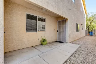 Photo #4: 2387562 Listing