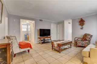 Photo #6: 2387562 Listing