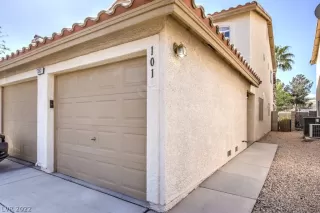 Photo #3: 2387567 Listing