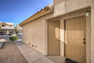 Photo #4: 2387567 Listing