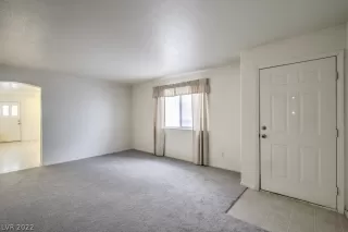 Photo #6: 2387567 Listing