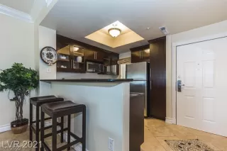 Photo #2: 2387578 Listing